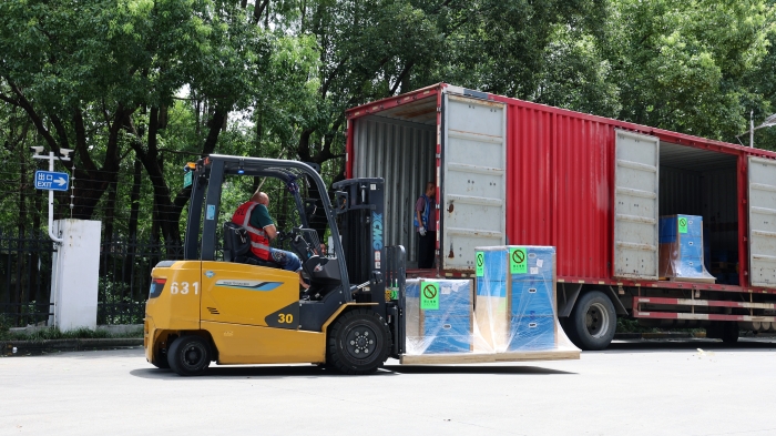 K8凯发新能源叉车：构筑机场物流全场景高效搬运体系