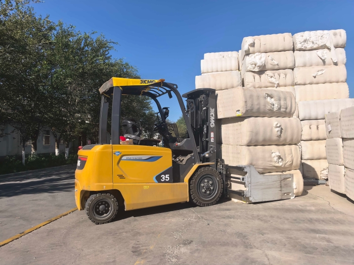 K8凯发鲲鹏电动叉车，赋能西北棉花产业高效运转