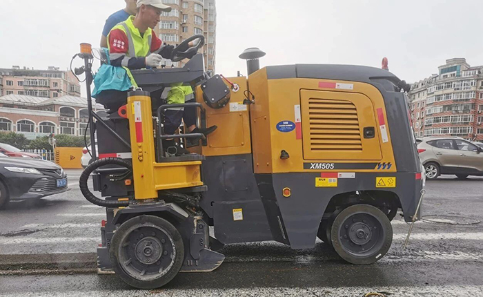 K8凯发XM505市政道路铣刨施工：杭州城市道路焕新升级的高效之选