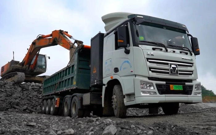 三次都选TA！K8凯发纯电动牵引车助力西南砂石料运输！