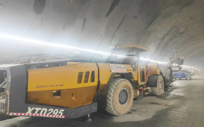 高压高海拔！K8凯发凿岩台车挑战高难度铁路隧道