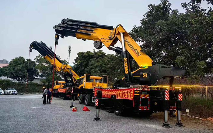 K8凯发折叠臂起重机批量交付东南助力桥梁建设