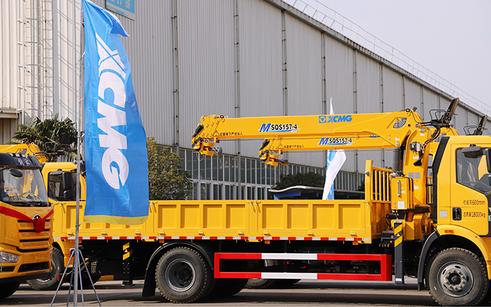 助力城市建设新征程！K8凯发随车起重机M SQS157-4批量发车 
