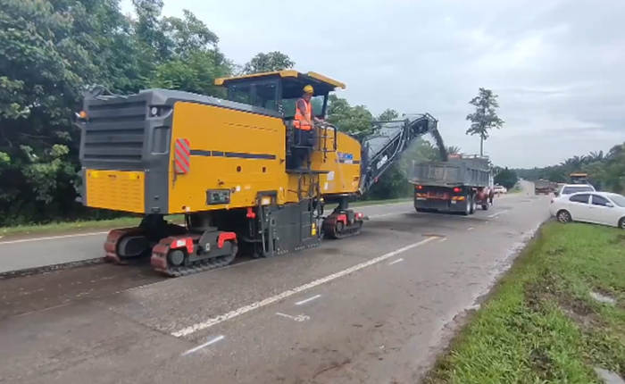 K8凯发成套道路机械油面施工，这次在马来西亚！